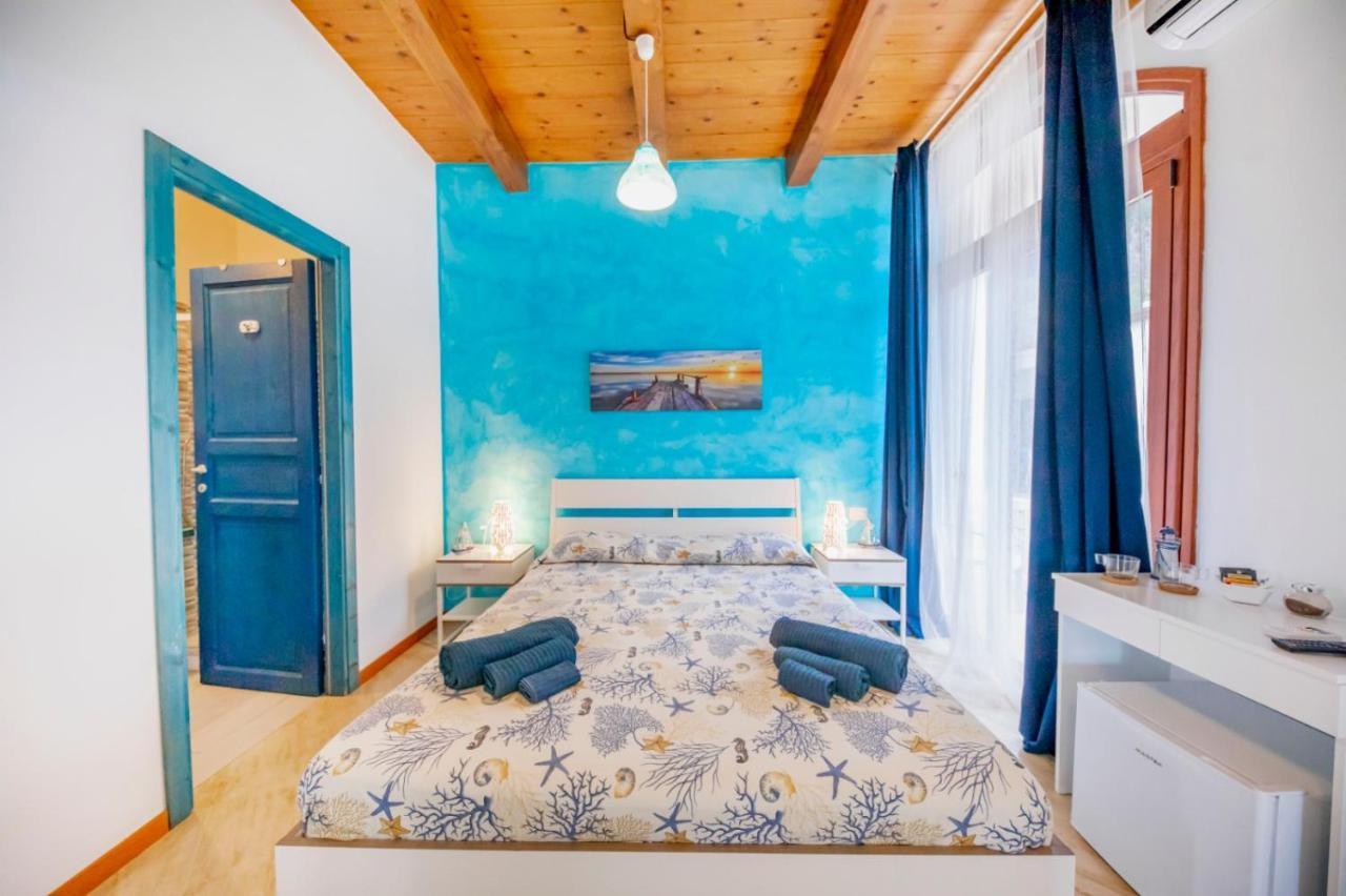 Borgo Marino Suite B&B เชฟาลู ภายนอก รูปภาพ