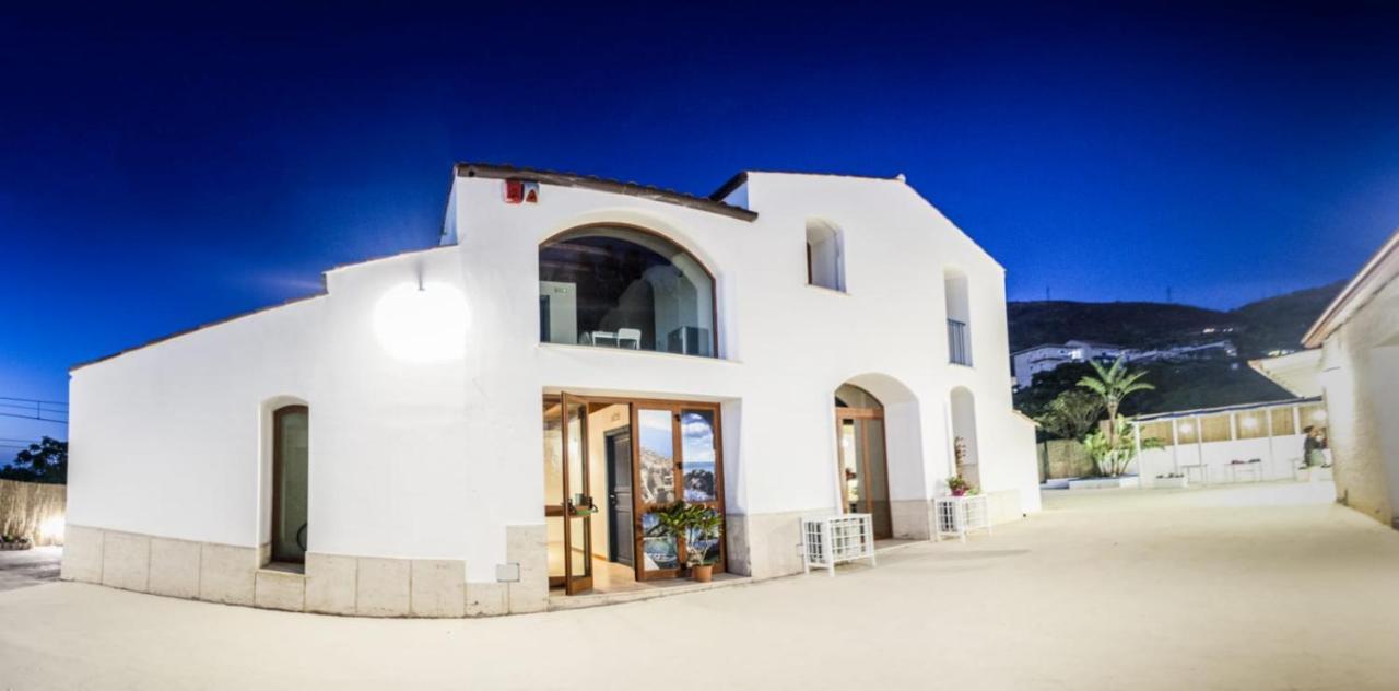 Borgo Marino Suite B&B เชฟาลู ภายนอก รูปภาพ