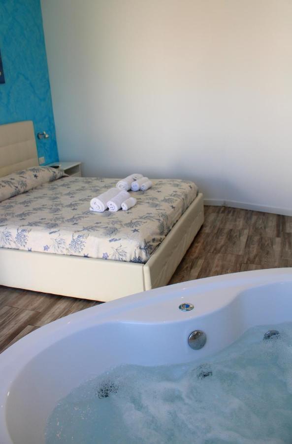 Borgo Marino Suite B&B เชฟาลู ภายนอก รูปภาพ