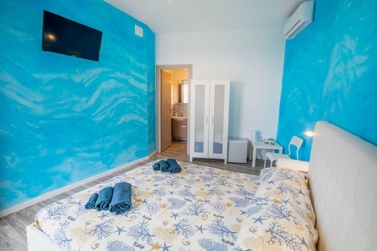 Borgo Marino Suite B&B เชฟาลู ภายนอก รูปภาพ
